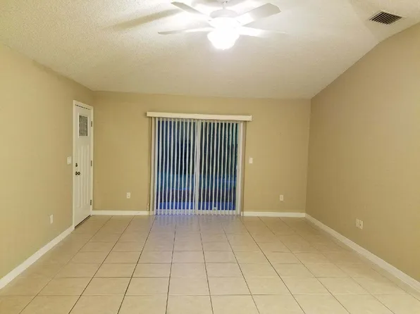 32 Lindsay Dr #B, Palm Coast, FL 32137
