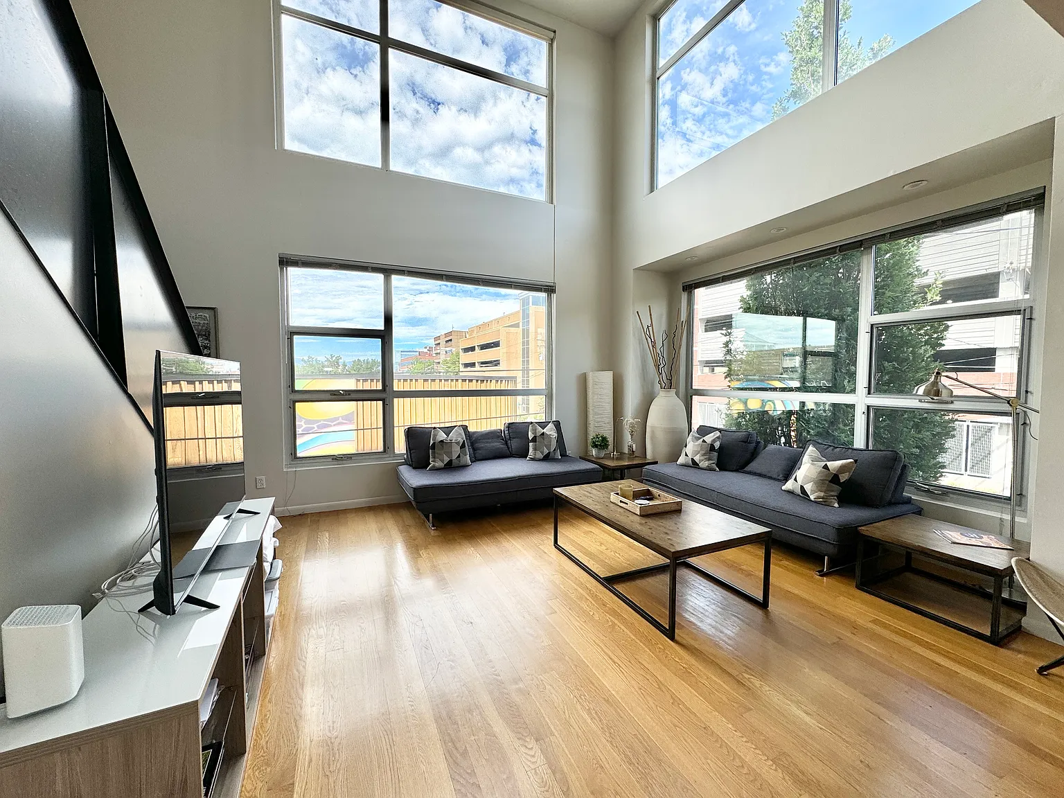2 bed, 1580 sqft, $3,300 — Photo 2