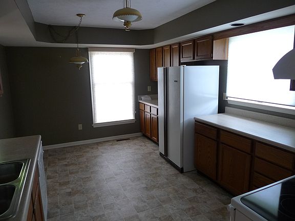 5th image of 127 Greenbrier Dr