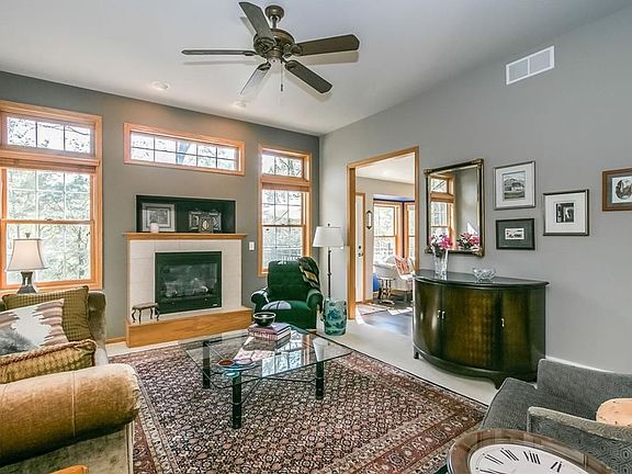 4th image of 2109 Oakdale Ct