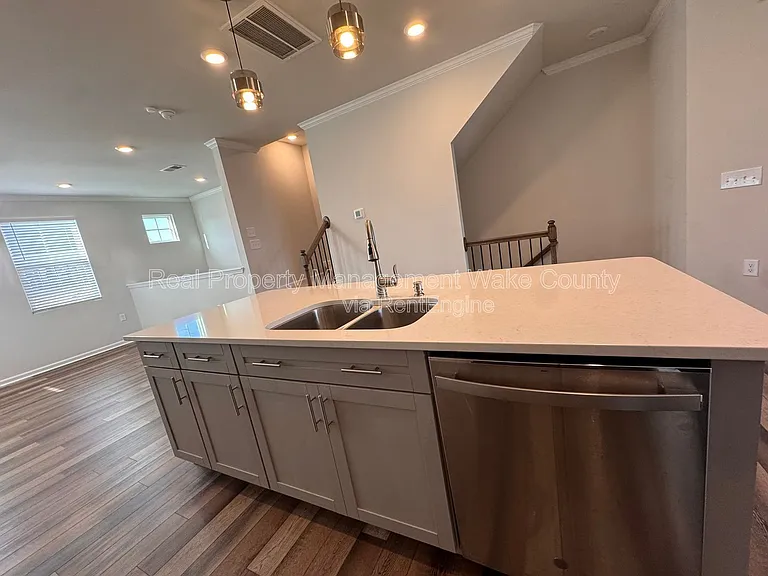 410 Odham Ln — Photo 35