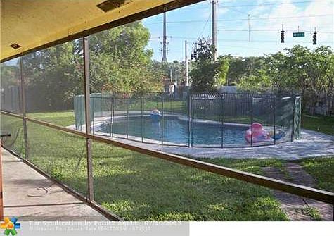 4th image of 4340 NW 94th Ter