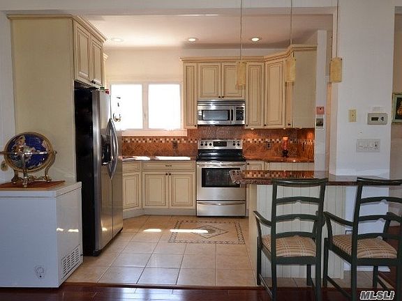 2nd image of 212 N Idaho Ave