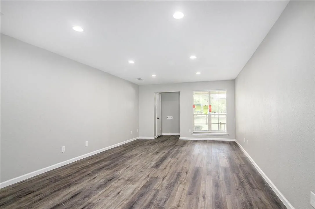 2 bed, 1532 sqft, $1,995 — Photo 4