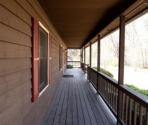 4th image of 111 Poplar Hill Dr
