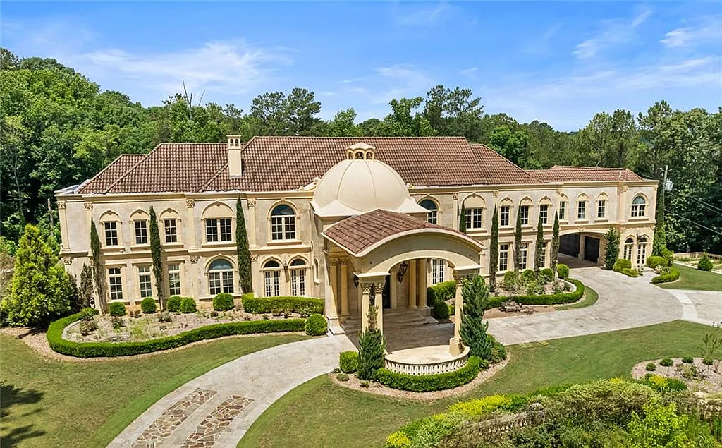 8 bed, 15.0 bath, 25387 sqft, $48,000 — Photo 1