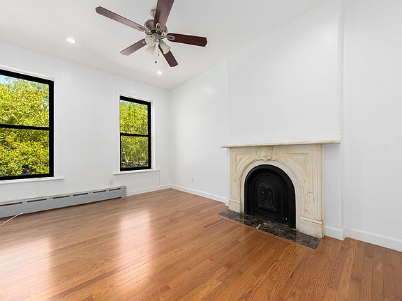 4th image of 166 Macon St #2
