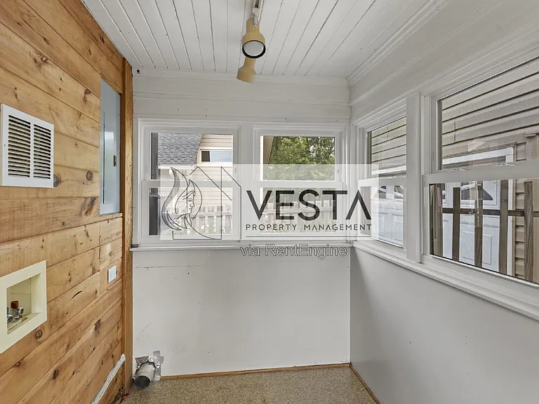 3 Grace Ave — Photo 5