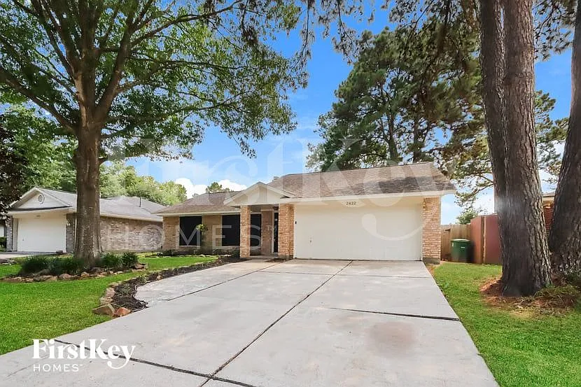 3 bed, 2.0 bath, 1500 sqft, $2,000 — Photo 2