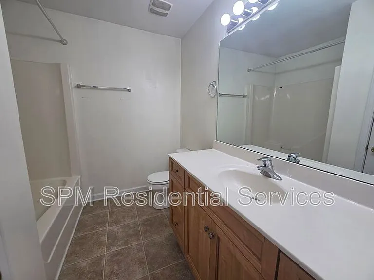 1798 Liz Ln NE — Photo 12