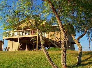 22 S T Head Dr, Seadrift, TX 77983