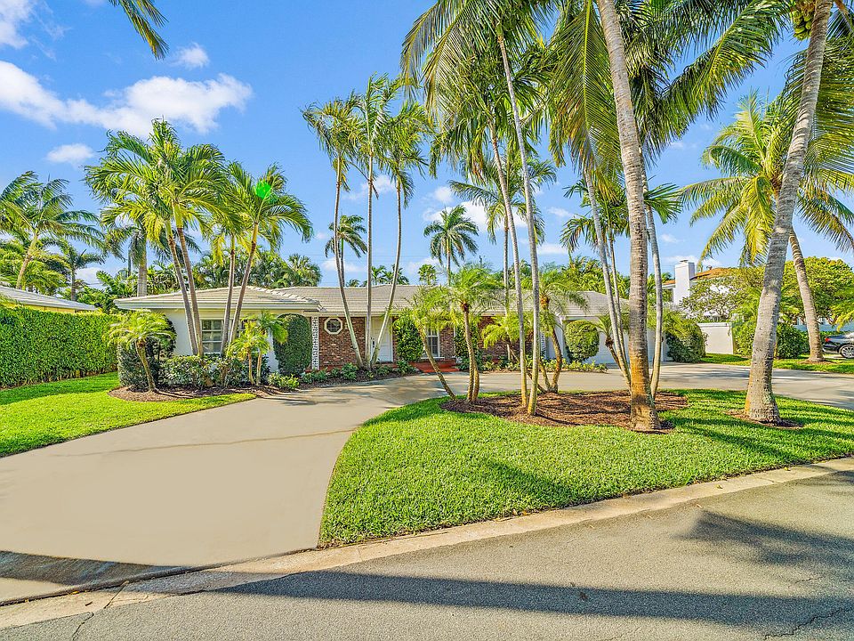 1st image of 210 Russlyn Dr