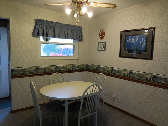 3rd image of 5829 Daphne Dr