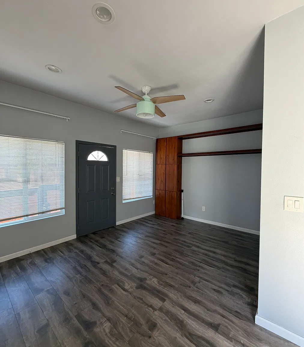 4540 Huntington Dr N — Photo 3