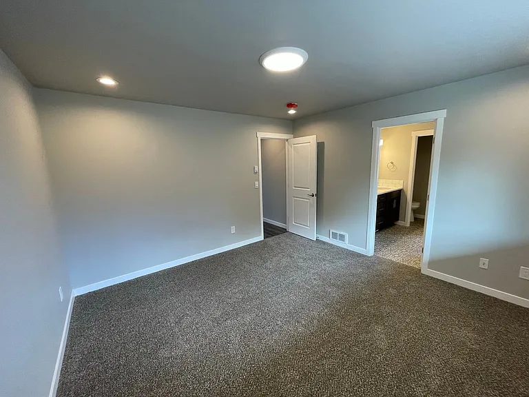 2707 Oakes Ave — Photo 15