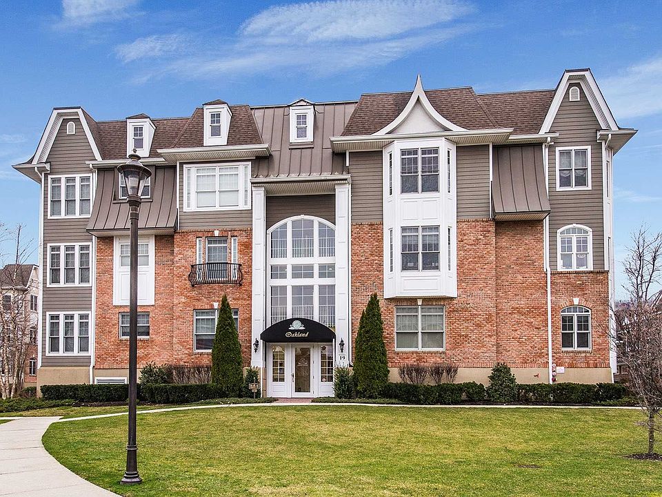 1st image of 517 Roosevelt Way