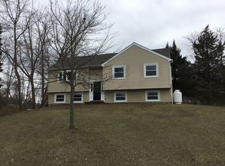 7 Town View Dr, New Milford, CT 06776