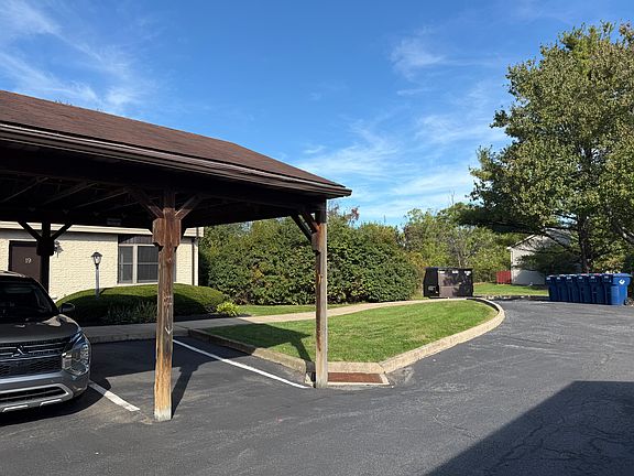 2nd image of 915 Southgate Dr
