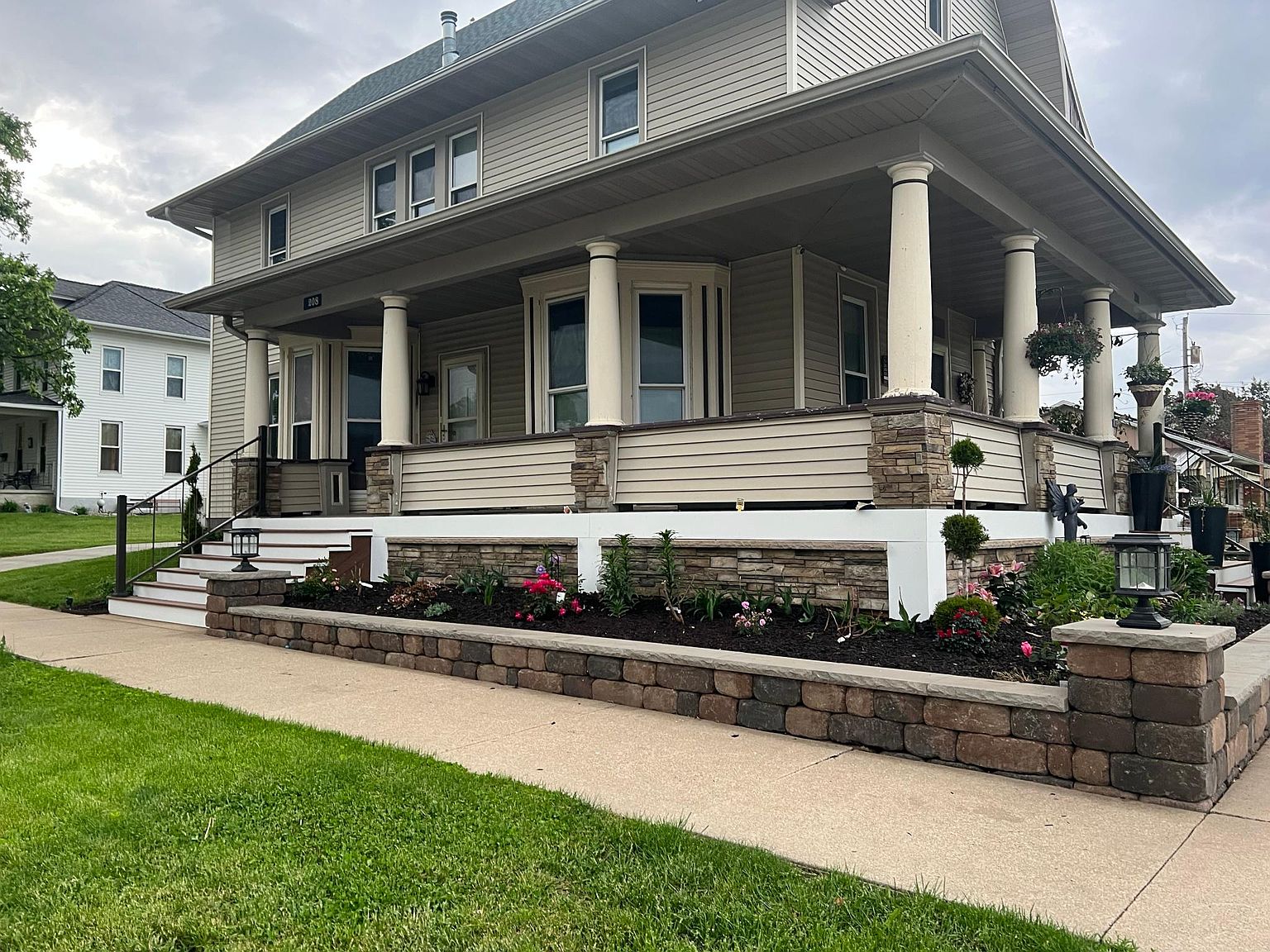 208 E 6th St, Tipton, IA 52772 Zillow