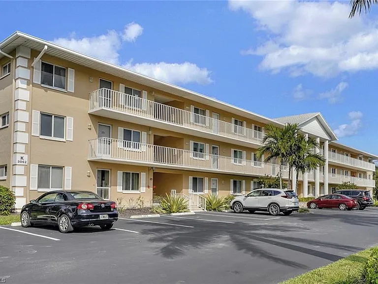 3062 Sandpiper Bay Cir #K302 — Photo 4