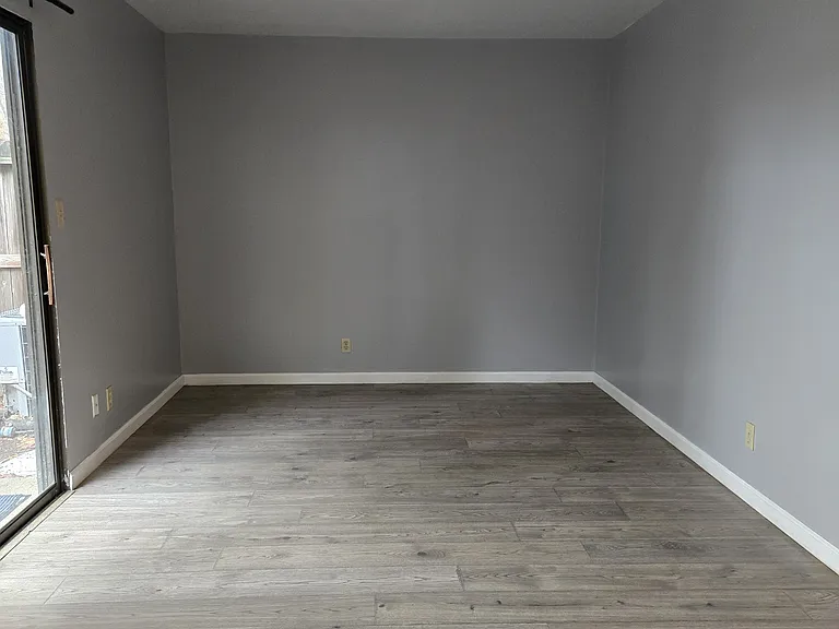 1838 Polk Way — Photo 4