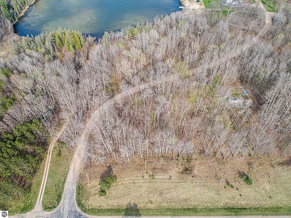 4th image of Winding Wood Dr #100