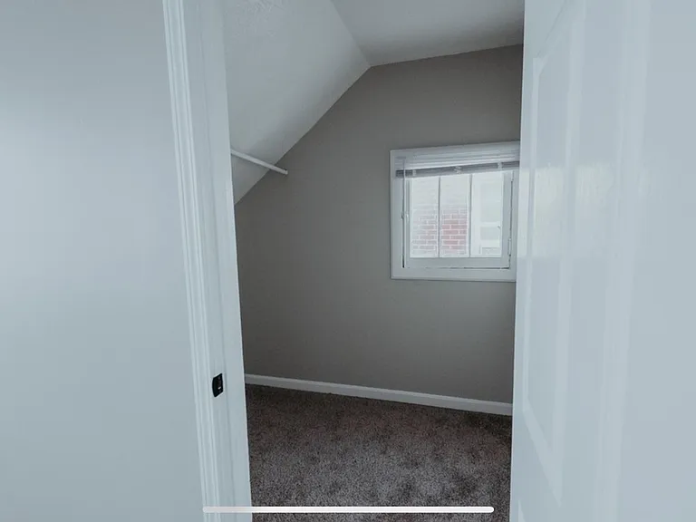 637 S 44th St — Photo 24
