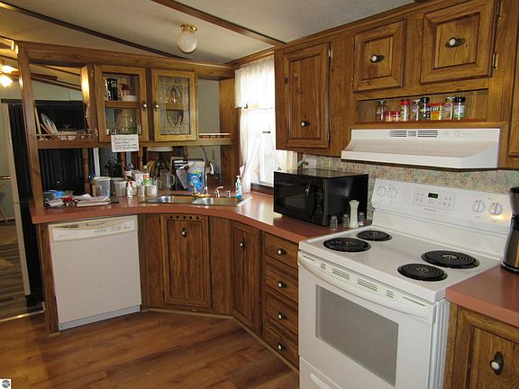 4th image of 2143 Ruth St