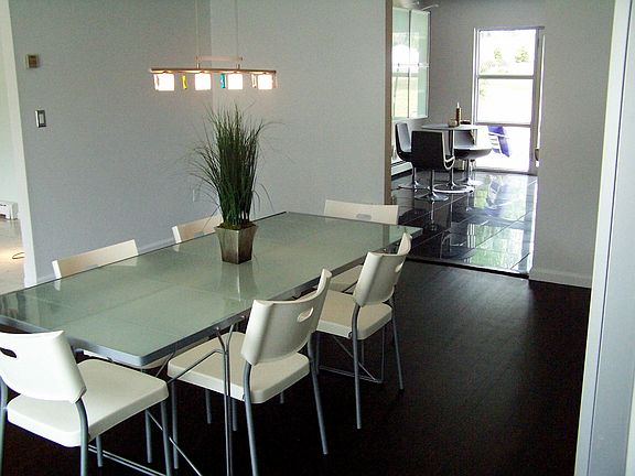 Banquet-Sized Dining Room