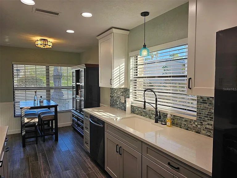 4522 La Jolla Dr — Photo 13