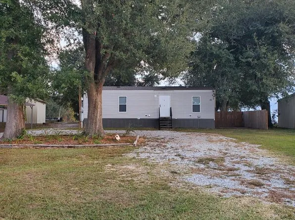 2805 Lakeview Dr, Donalsonville, GA 39845