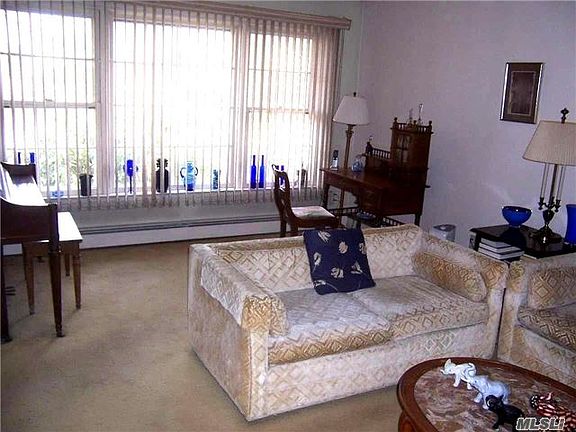 4th image of 30 Eliot Dr