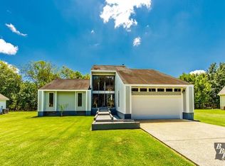 207 Callais Ln, Golden Meadow, LA 70357