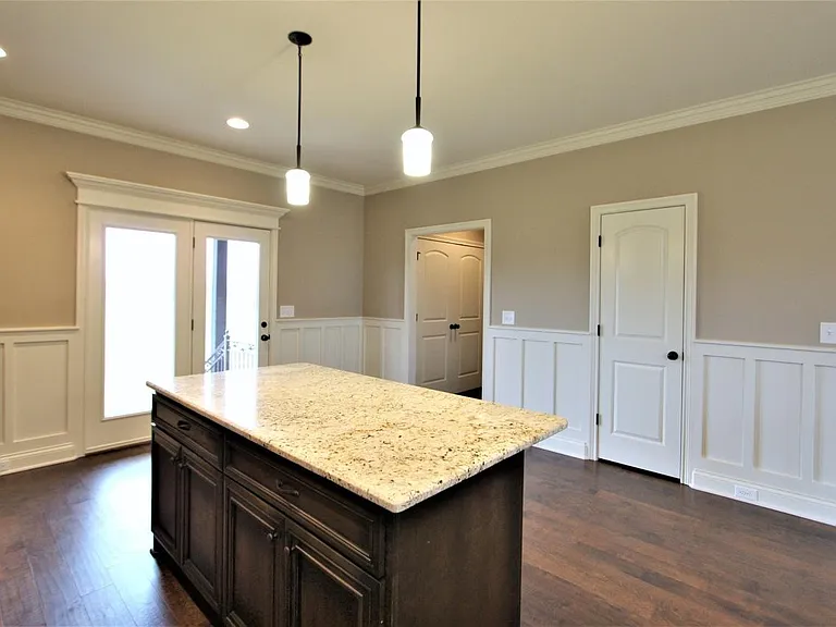 805 Ella Ln — Photo 7