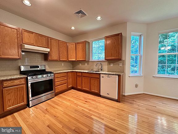 5th image of 1116 Maryland Cir