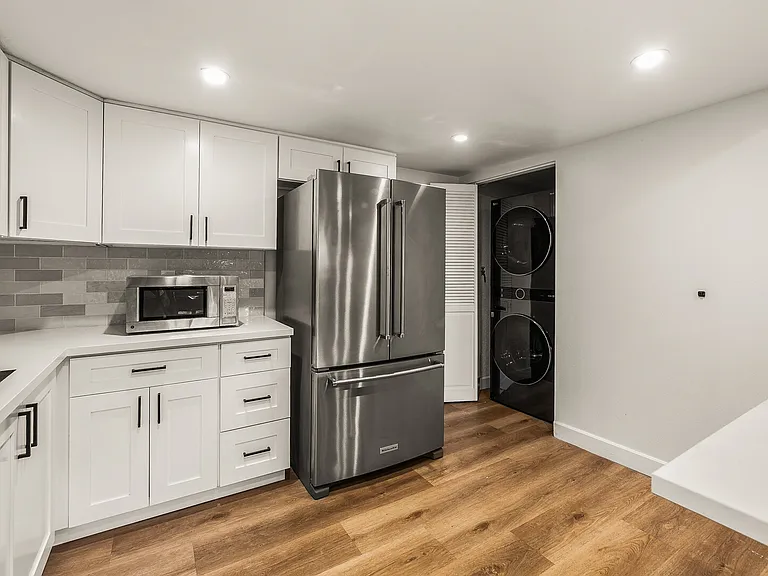 Oak Point Dr — Photo 17