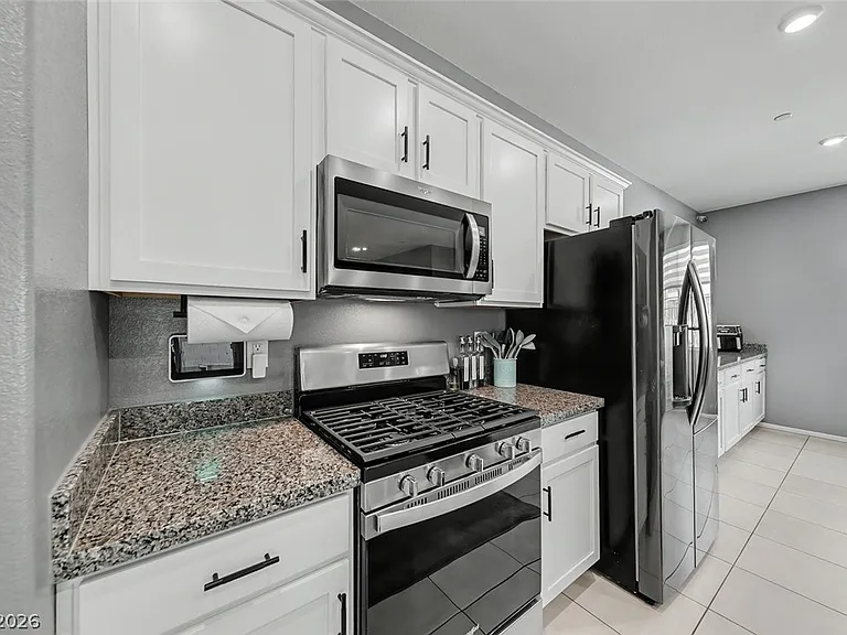 10634 Sariah Skye Ave — Photo 6