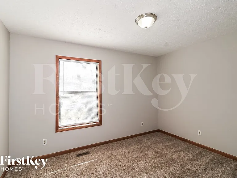 213 Park Ave — Photo 12