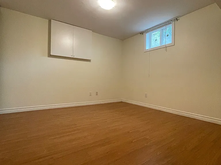 124 McNicoll Ave #1 — Photo 4