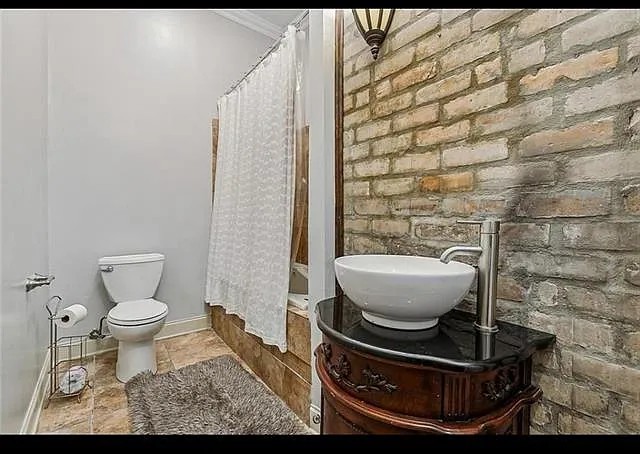 2 bed, 2.0 bath, 1306 sqft, $1,900 — Photo 4
