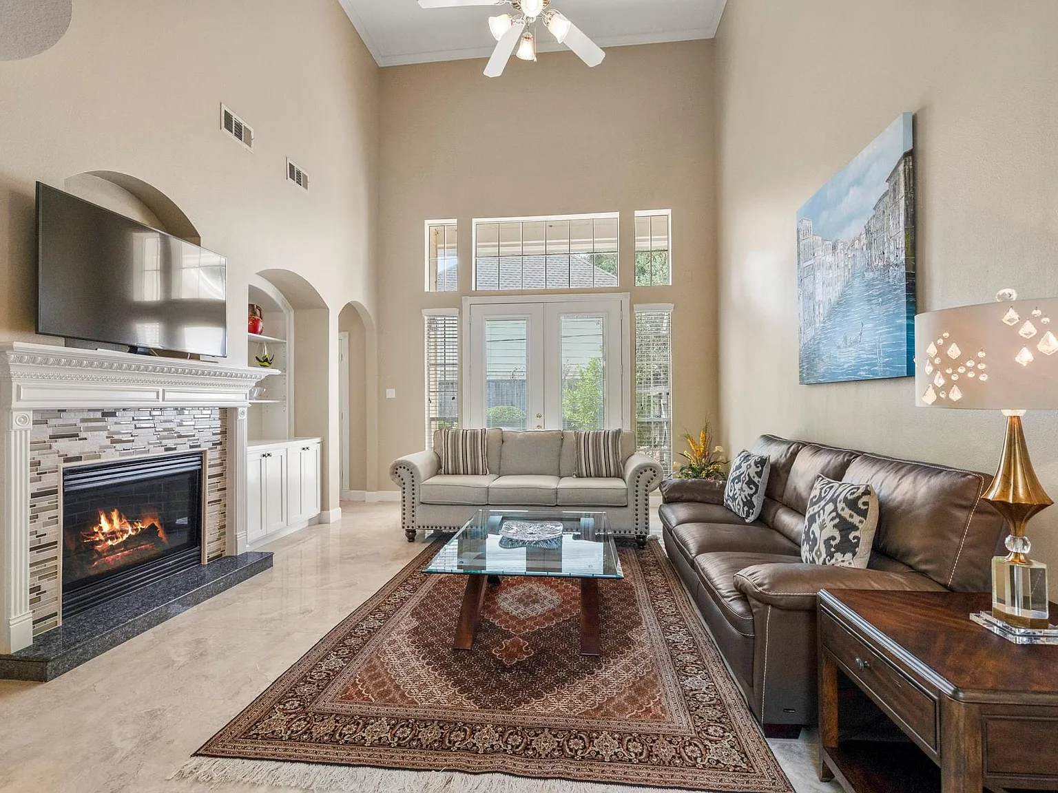 3 bed, 2.5 bath, 2131 sqft, $2,600 — Photo 4
