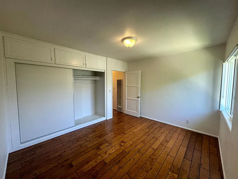 1935 Cloverfield Blvd — Photo 27