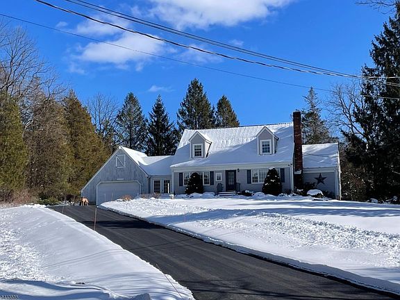 2nd image of 938 Potters Rd