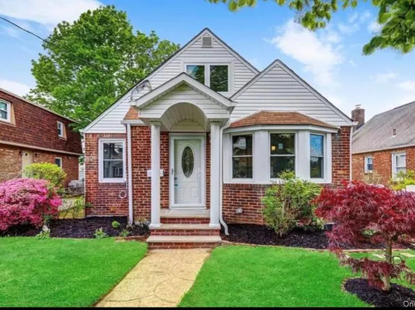 47 Fendale Street, Franklin Square, NY 11010