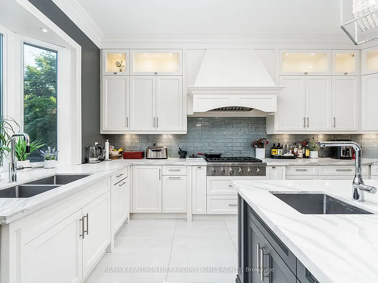 30 Bernadotte Dr — Photo 19