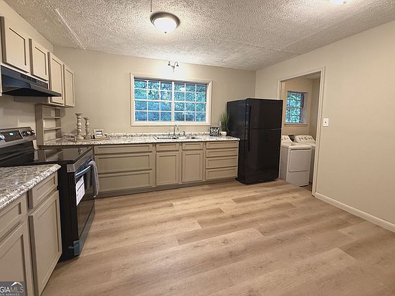 5th image of 1056 Green Meadow Dr