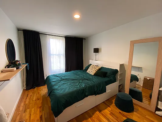 Rented by Realty Collective | media 8