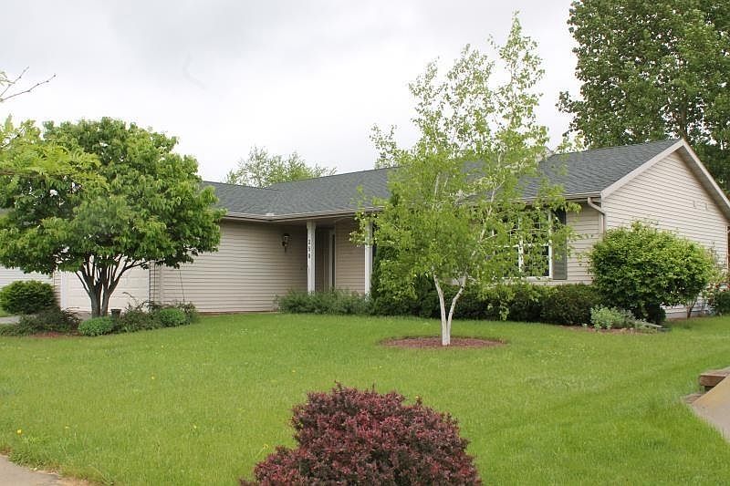 1st image of 250 Oakbrook Dr