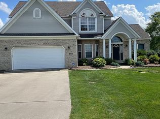 8710 Henderson Rd, Rootstown, OH 44272