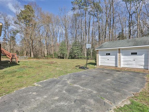 4th image of 6380 Camille Dr